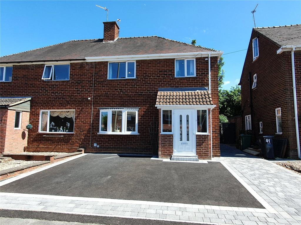 Gauden Road, Stourbridge, DY9 3 bed semidetached house £215,000