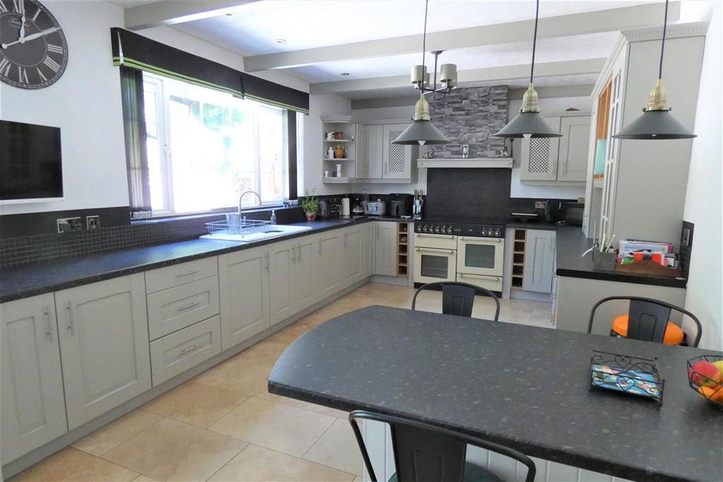 Kitchen /