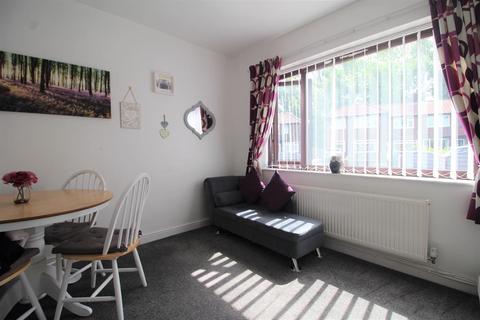 6 Banstead Avenue, Manchester, M22 4AQ