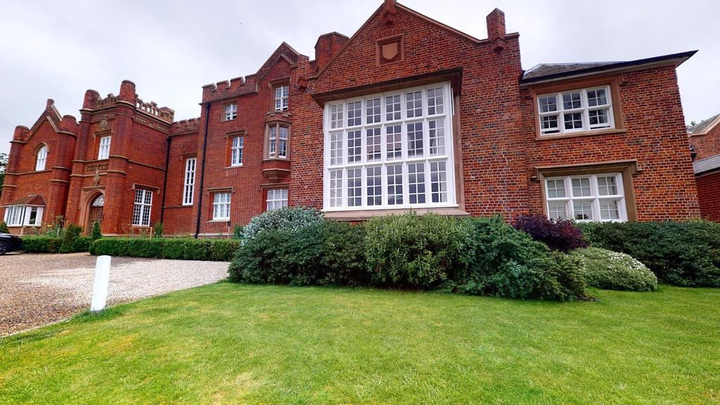 Danbury Palace Drive, Danbury, Chelmsford CM3 2 bed apartment to rent