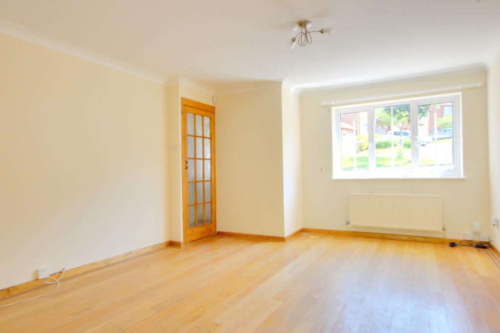 Clanfield Valley Park Drive UNFURNISHED 4 bed link detached house £