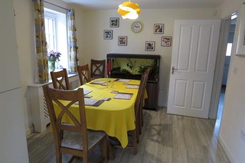 21 Setters Way, Roade, Northampton, NN7 2QQ