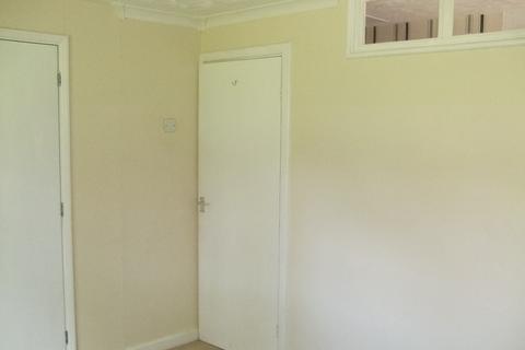 2 bedroom flat to rent, Goad Avenue, Chatham ME5