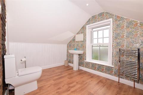 97 Capel Street, Capel Le Ferne, Folkestone, CT18 7HB