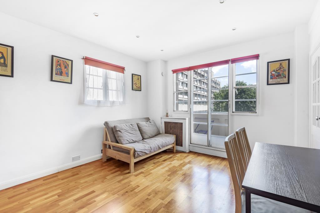 Reception Room/Bedroom