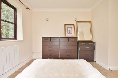 Flat 3, Cramer Court Warwick Road, New Malden, KT3 3SH