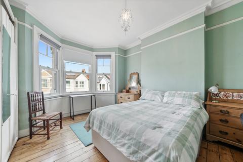 80 Grove Avenue, London, W7 3ES