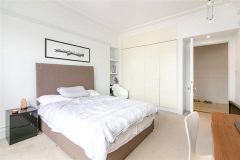 3 bedroom apartment to rent, Bedford Avenue, London, WC1B