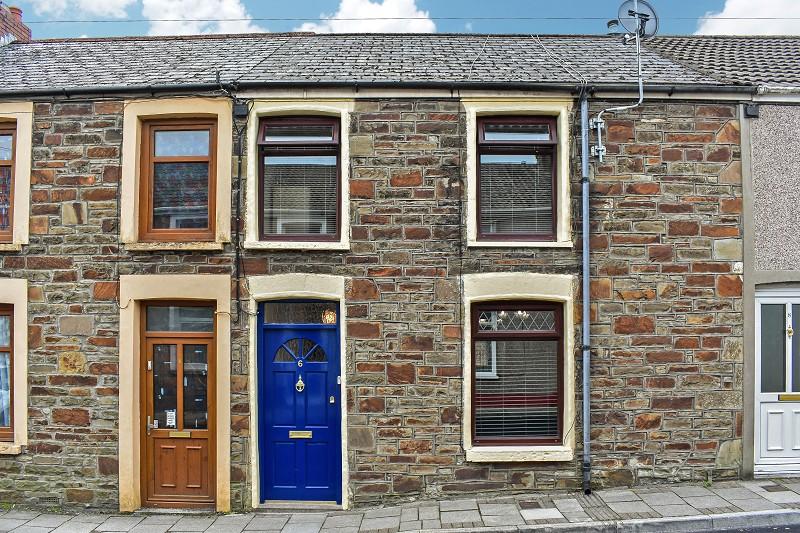 West Street, Aberkenfig, Bridgend . CF32 9BB 3 bed terraced house £140,000