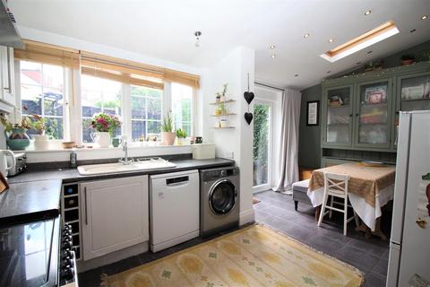 37 Embassy Road, Bristol, BS5 7DZ
