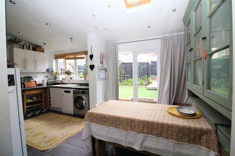 37 Embassy Road, Bristol, BS5 7DZ