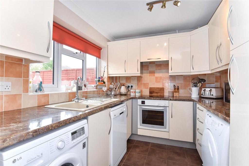 Moray Avenue, College Town, Sandhurst, Berkshire, GU47 3 bed detached
