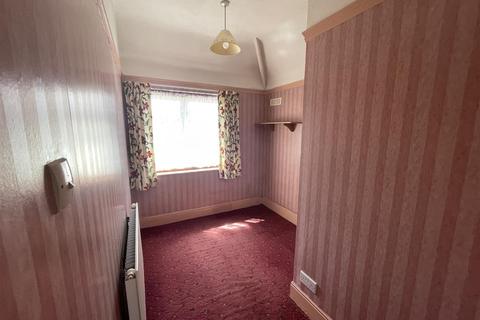 4 Lancaster Walk, Hayes, UB3 2QL