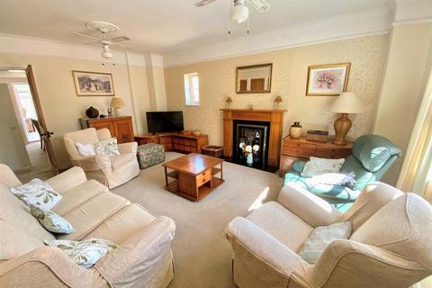 72 Draycott, Cam, Dursley, GL11 5DH