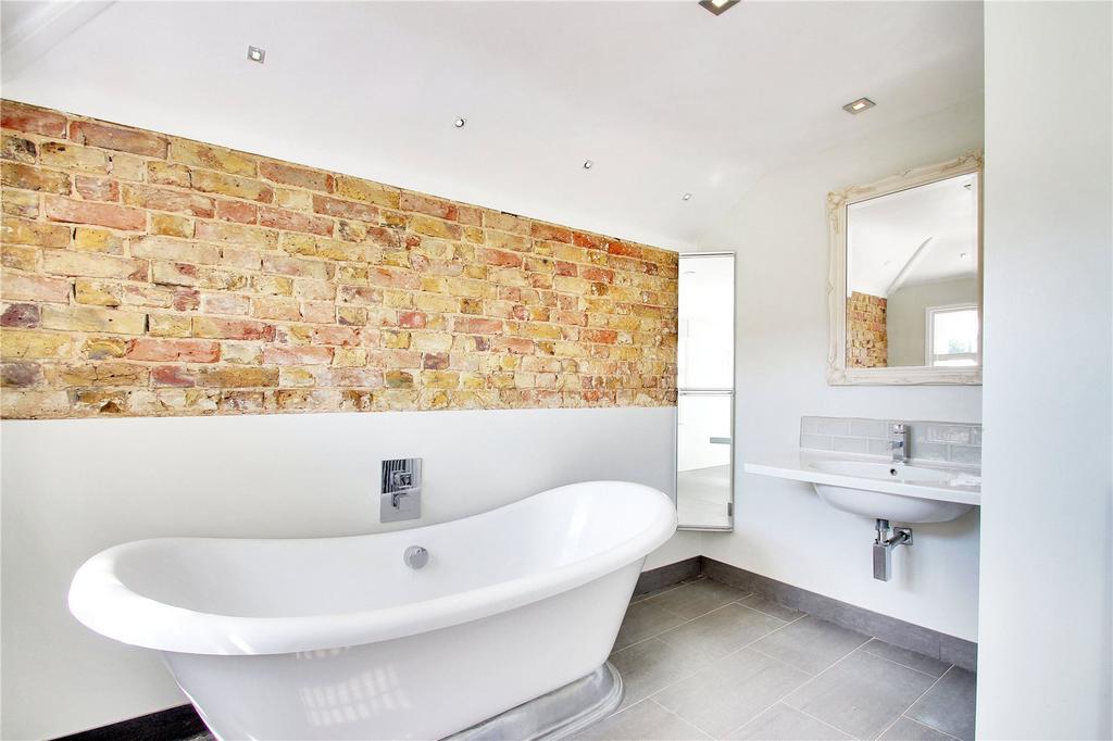 Bathroom - F/Floor