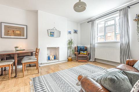 11a Raul Road, London, SE15 5HR