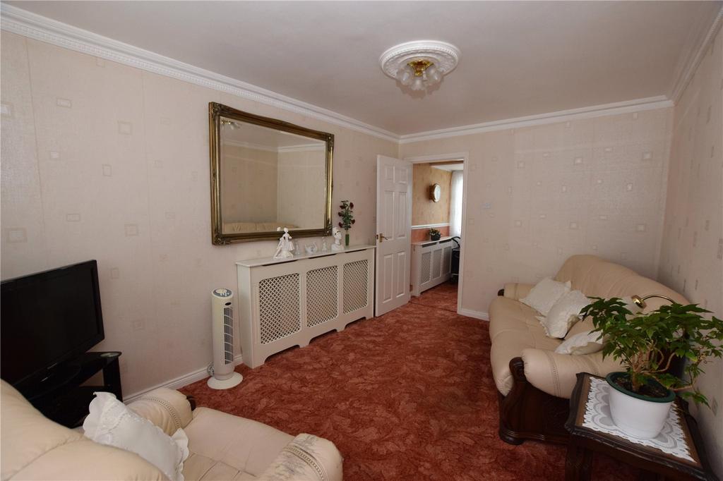 Great Spenders, Fryerns, Basildon... 2 bed terraced house £245,000