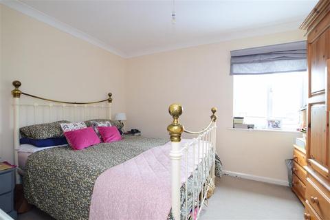 6 Greatpin Croft, Fittleworth, Pulborough, RH20 1HX