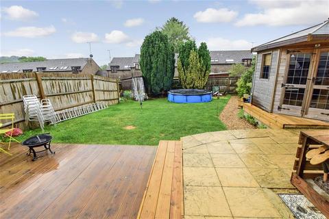 6 Greatpin Croft, Fittleworth, Pulborough, RH20 1HX