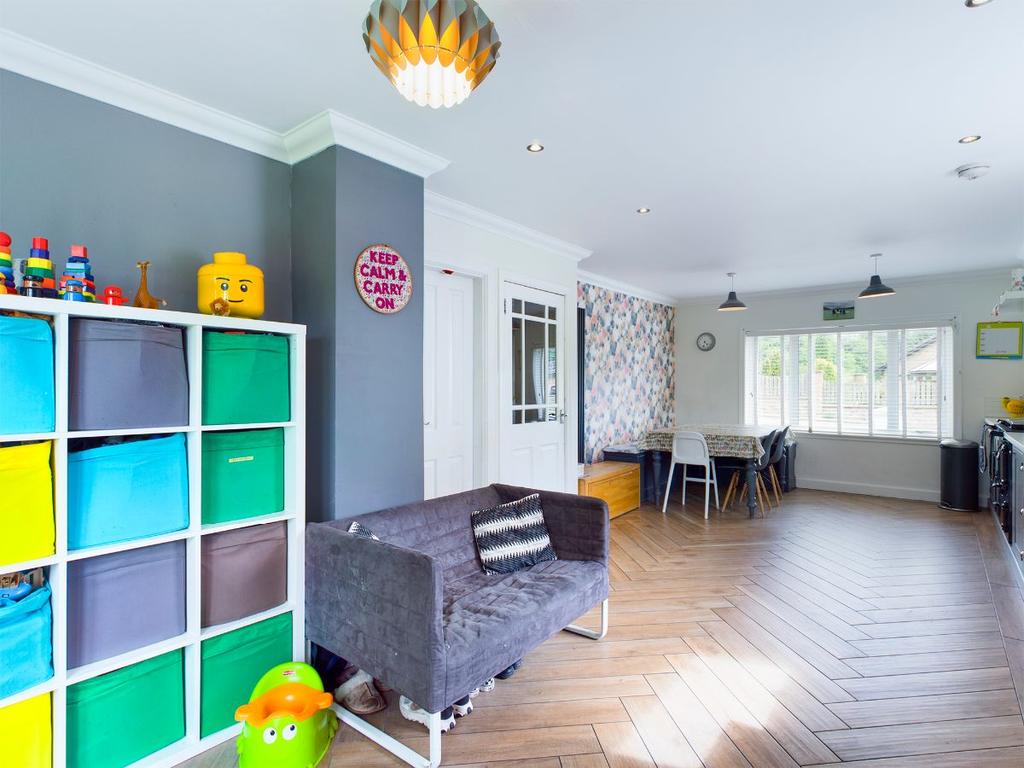 Kitchen / Dining