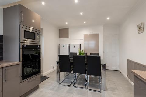 29 Dobson Road, Gravesend, DA12 5TF