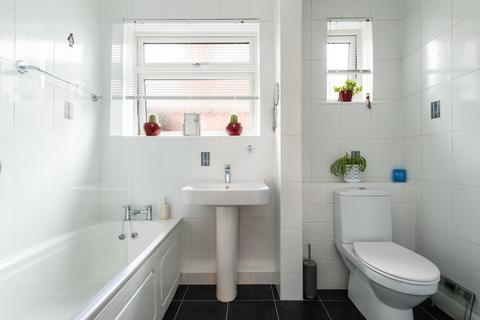 29 Dobson Road, Gravesend, DA12 5TF