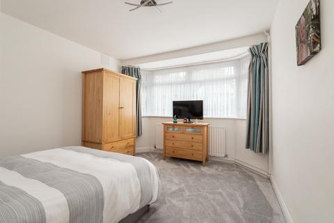 29 Dobson Road, Gravesend, DA12 5TF