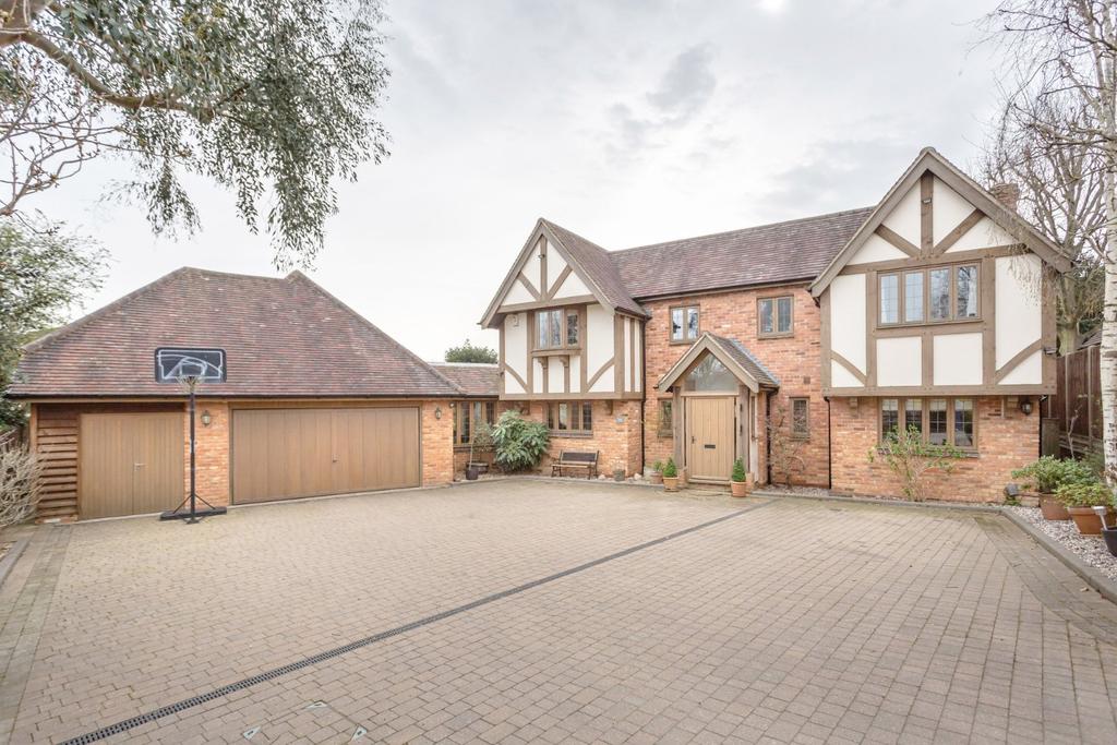 Chantry Road, Stortford, Hertfordshire, CM23 6 bed detached house