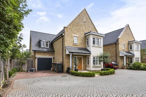 8 Brindlewick Gardens, Beckenham, BR3 1DG