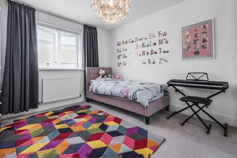 8 Brindlewick Gardens, Beckenham, BR3 1DG