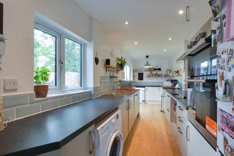 10 Arnold Noad Corner, Southwick, Trowbridge, BA14 9NP