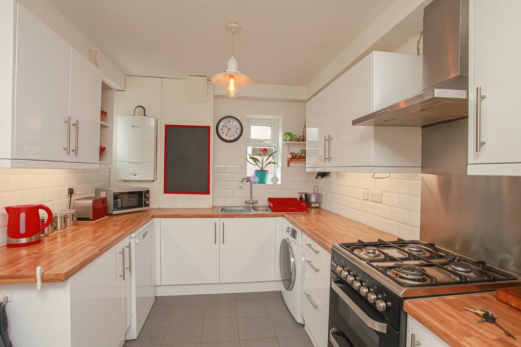 Cromwell Road, Banbury 3 bed semidetached house £229,950