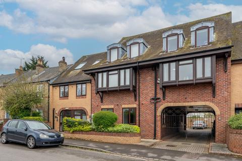 Studio to rent, Wadham Court, Edgeway Road, Oxford, OX3 0HD