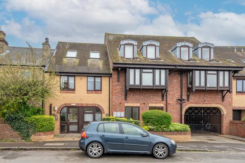 Studio to rent, Wadham Court, Edgeway Road, Oxford, OX3 0HD