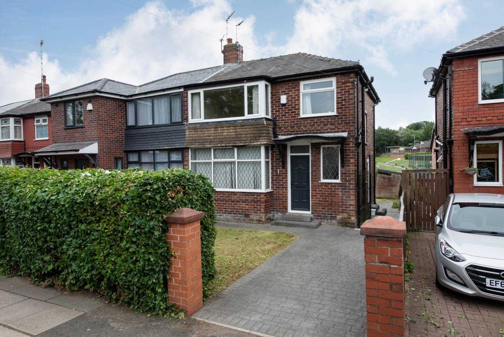 Heys Road, Prestwich 3 bed semidetached house £250,000