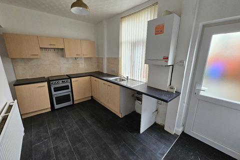 2 bedroom terraced house to rent, Cross Lane, Radcliffe, Manchester