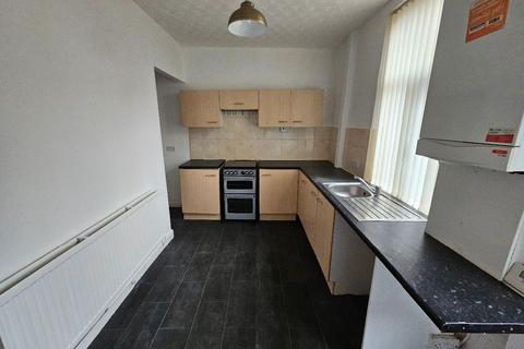 2 bedroom terraced house to rent, Cross Lane, Radcliffe, Manchester