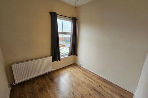 2 bedroom terraced house to rent, Cross Lane, Radcliffe, Manchester