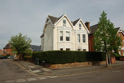 2b Glamorgan Road, Kingston Upon Thames, KT1 4HP