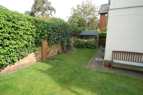 2b Glamorgan Road, Kingston Upon Thames, KT1 4HP