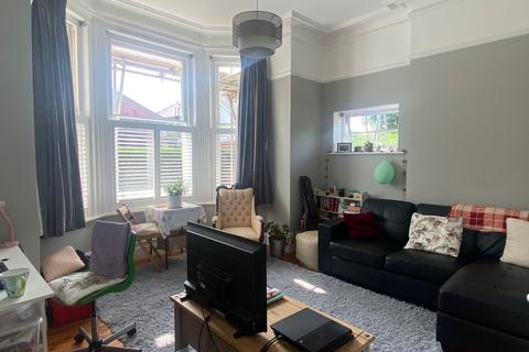 2b Glamorgan Road, Kingston Upon Thames, KT1 4HP