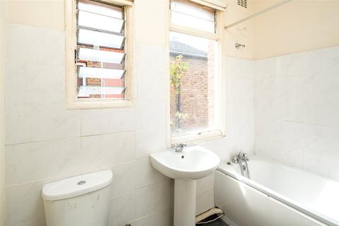 2 bedroom flat for sale - Elmhurst Road , Tottenham , London, N17
