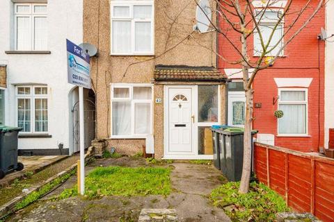 2 bedroom house for sale, Hoe Lane , Enfield, London, EN3