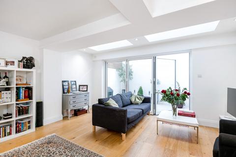 Lindore Road, SW11