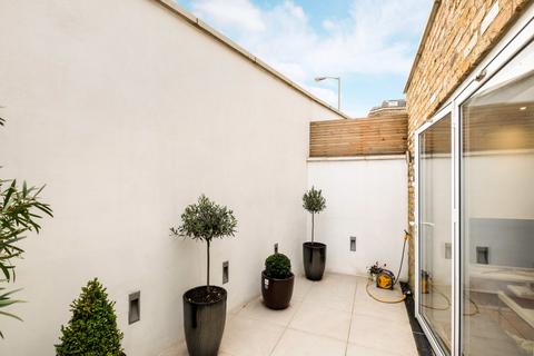 2 bedroom apartment to rent, Lindore Road, SW11