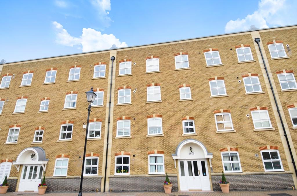 Leathermarket Court London Bridge SE1 3 bed apartment £2,200 pcm (£