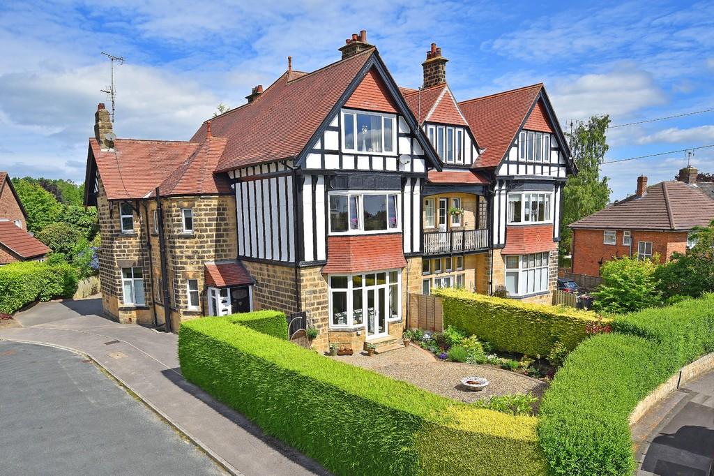 Harlow Oval, Harrogate 2 bed apartment £300,000