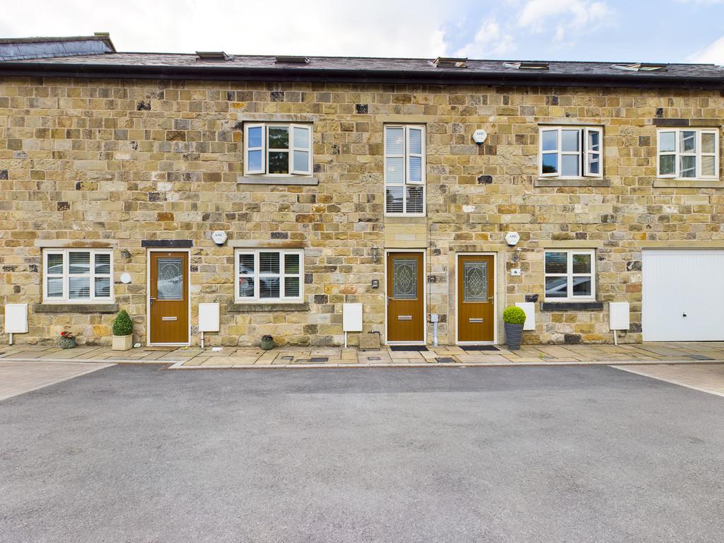 Gibbs Close, Greenfield, Saddleworth 3 bed apartment £229,000
