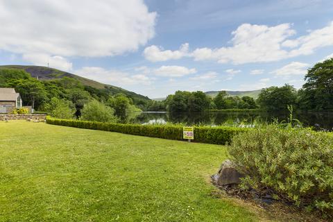 7 Gibbs Close, Greenfield, Oldham, OL3 7PN