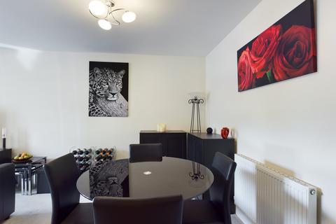 7 Gibbs Close, Greenfield, Oldham, OL3 7PN